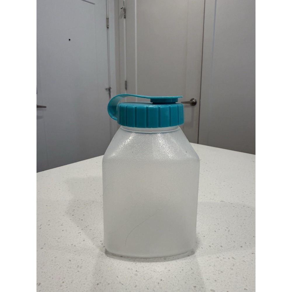 Rubbermaid Servin Saver 1 Pint Bottle Teal Snap Lid